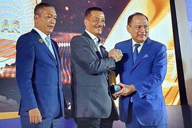 Yunsak Elhalcon Dirut Bank Jambi Bankir Terbaik Indonesia dari Jambi Tahun 2021