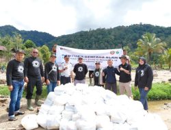 Kolab dengan BPC, Serikat Pekerja PTPN IV Riau Regional III Salurkan Bantuan Bagi Korban Galodo