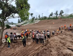 Hari Ke-3 Longsor Cisarua, 2.129 Personel Dikerahkan Cari 80-an Korban Hilang