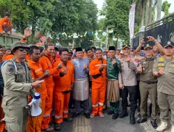 Di Balik Kota Bahagia, Petugas Kebersihan Jambi Masih Terlilit Upah Tak Layak