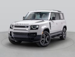 Land Rover Defender 2026 Resmi Meluncur, Performa Off-Road Ekstrem Hadir dengan Sentuhan Modern