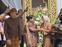 Jokowi Jadi Saksi Akad Nikah Keponakan di Solo, Gibran dan Kaesang Kompak Hadir Lengkap Bersama Keluarga