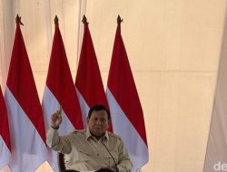 Prabowo Protes Huntara buat Korban Banjir Sumatera Pakai Seng: Ini Panas!