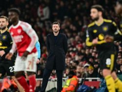 Jelang Manchester United vs Fulham, Michael Carrick Tegaskan Aksi Protes Fans Tak Ganggu Tim