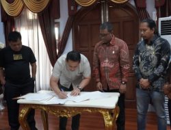 Tingkatkan PAD, Bupati Merangin Teken MoU dengan PLN soal PBJT dan PJU