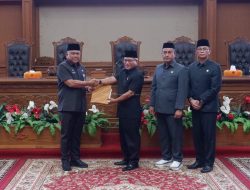 DPRD Muaro Jambi Sampaikan Hasil Reses Masa Sidang I dalam Rapat Paripurna
