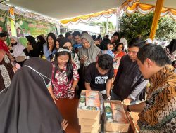 PTPN IV Regional IV Jambi Bagikan Hampers Gratis dalam Gerakan Pangan Murah