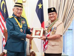 Wali Kota Jambi Maulana Terima Medali Semangat Rimba Silver dari Pengakap Malaysia di Melaka