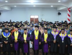 Mbah Wiji (97) Jadi Wisudawati Tertua, Bupati M. Syukur Mewisuda 147 Siswa Selantang