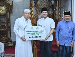 Safari Ramadan di Masjid Kurnia, Wawako Jambi Diza: Ramadan Ajarkan Kesabaran dan Kepedulian Sosial