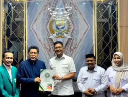 Ketua DPRD Provinsi Jambi Menerima Penghargaan Tinggi dari ITS-NU Jambi, Tingkatkan Kolaborasi Pendidikan dan Pemerintahan