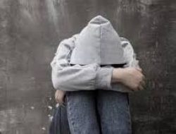 Depresiasi Mental: Ketika Pikiran Ikut Melemah di Tengah Tekanan Zaman