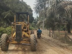 PTPN IV Regional IV Tuntaskan Perbaikan Jalan Desa Lidung Sarolangun