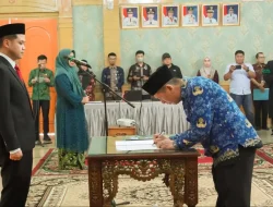 Lantik 15 Pejabat Administrator dan Pengawas,  Wabup Sarolangun Gerry Trisatwika Tegaskan Inovasi bagi Pejabat adalah Kewajiban 