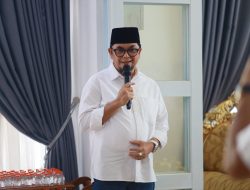 Kasus dugaan keracunan yang menimpa delapan siswa SMKN 1 Kota Jambi mendapat perhatian serius dari Wakil Ketua DPRD Provinsi Jambi, Ivan Wirata