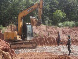Satgas TMMD ke-128 bersama Dinas PUPR  Kabupaten Sarolangun Percepat Pengerasan Jalan di Desa Seko Besar