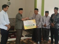 Cek Endra Serahkan Bantuan di MDT Nurul Hidayah Alquraniyah, Generasi Qurani 