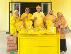 Syukuran HUT Golkar ke-61, DPD Partai Golkar Batang Hari Bagikan Sembako Gratis kepada Masyarakat 