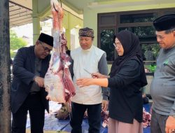 Sambutan Rektor Warnai Kegiatan Kurban UIN STS Jambi, Tekankan Nilai Kebersamaan dan Kepedulian Sosial