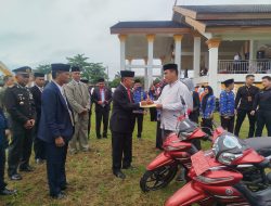 Wabup A. Khafidh Serahkan 24 Motor Dinas untuk Da’i dan Piagam bagi Siswa Berprestasi