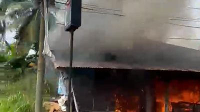 Kebakaran Hebat di Jalur Bajubang – Muara Bulian, Toko Ludes Dilahap Api