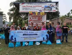 Semarak Kemerdekaan di Muaro Jambi, PT SATU dan Karang Taruna Sipin Teluk Duren Berbagi dengan Warga