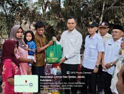 Wabup Sarolangun Gerry Trisatwika Serahkan Bantuan Korban Kebakaran di Desa Sekamis – CNG