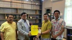 Mewakili Cek Endra, Ivan Wirata Serahkan SK DPD Golkar Kerinci, Boy Edwar : Kami Siap Menjalankan Amanah 