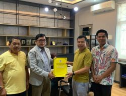Mewakili Cek Endra, Ivan Wirata Serahkan SK DPD Golkar Kerinci, Boy Edwar : Kami Siap Menjalankan Amanah 