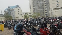 Parkir Penuh Sesak, Cerminan Aktivitas Kampus Kembali Ramai