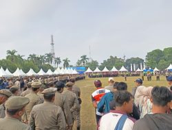 Lapangan Kantor Gubernur Jambi pagi ini berubah jadi lautan barisan. Ratusan personel gabungan tampak mengikuti Gladi Presisi persiapan pengamanan skala besar.