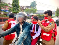 Peduli Kabut Asap Dampak Karhutla, PMI Kabupaten Sarolangun Bagikan 5.000 Masker untuk Masyarakat 