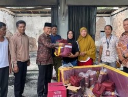 Wabup A. Khafidh Kunjungi dan Salurkan Bantuan Korban Kebakaran Sungai Piul